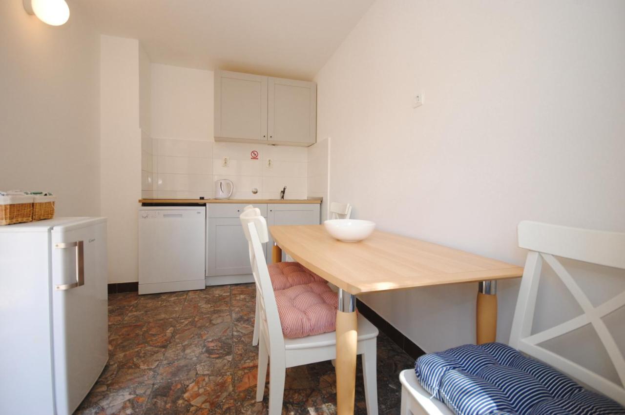 Rooms Dilk Вис Екстериор снимка