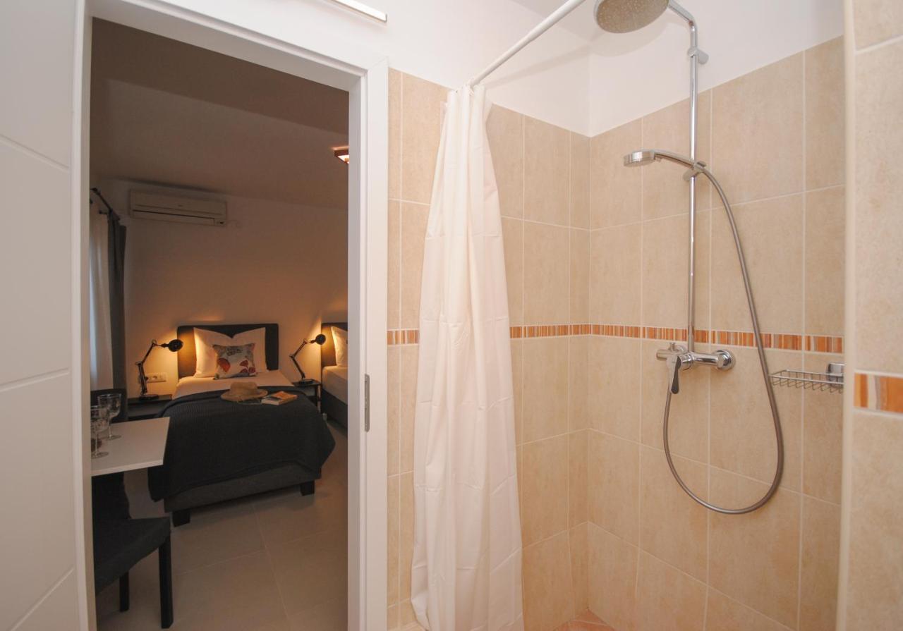Rooms Dilk Вис Екстериор снимка