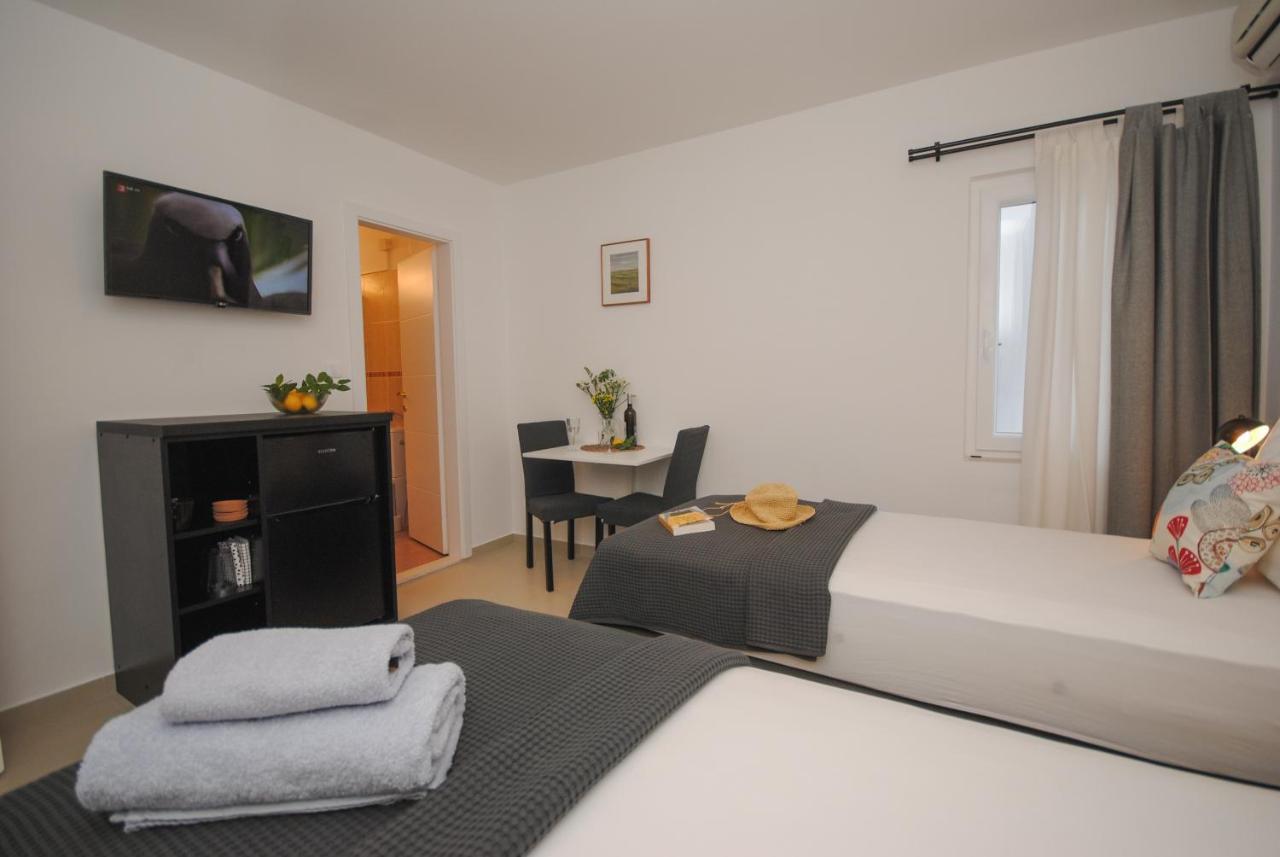 Rooms Dilk Вис Екстериор снимка