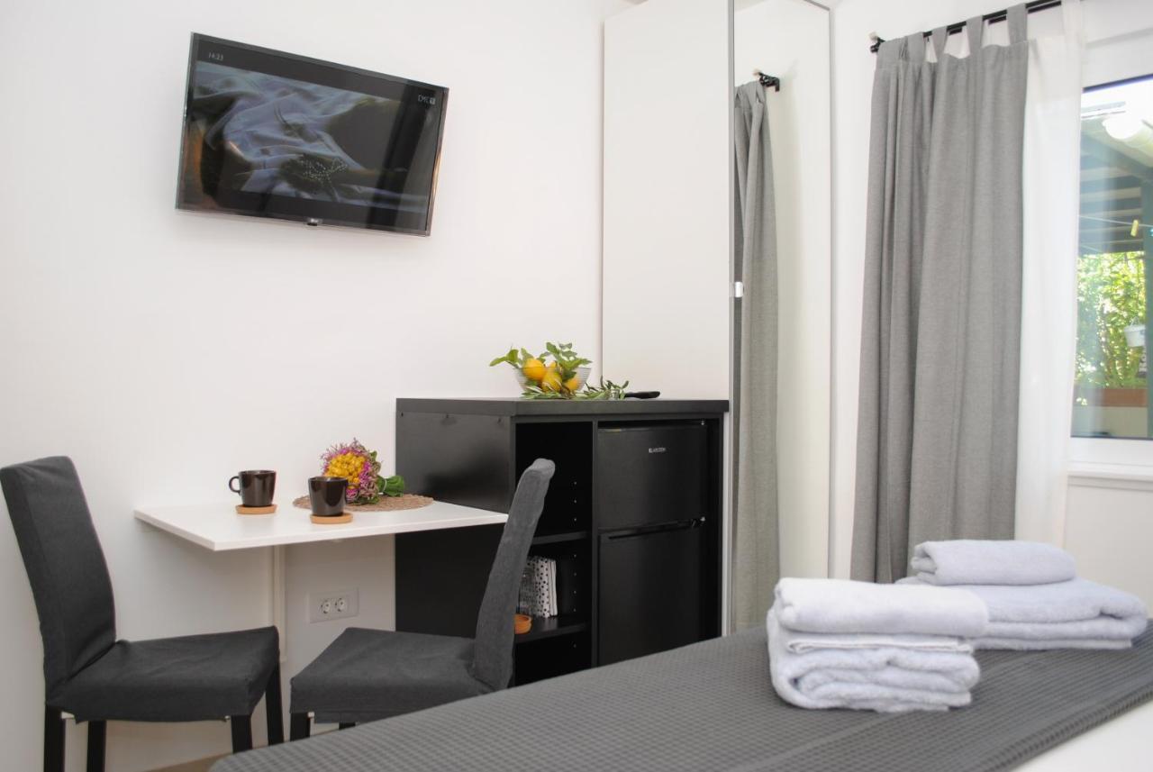 Rooms Dilk Вис Екстериор снимка