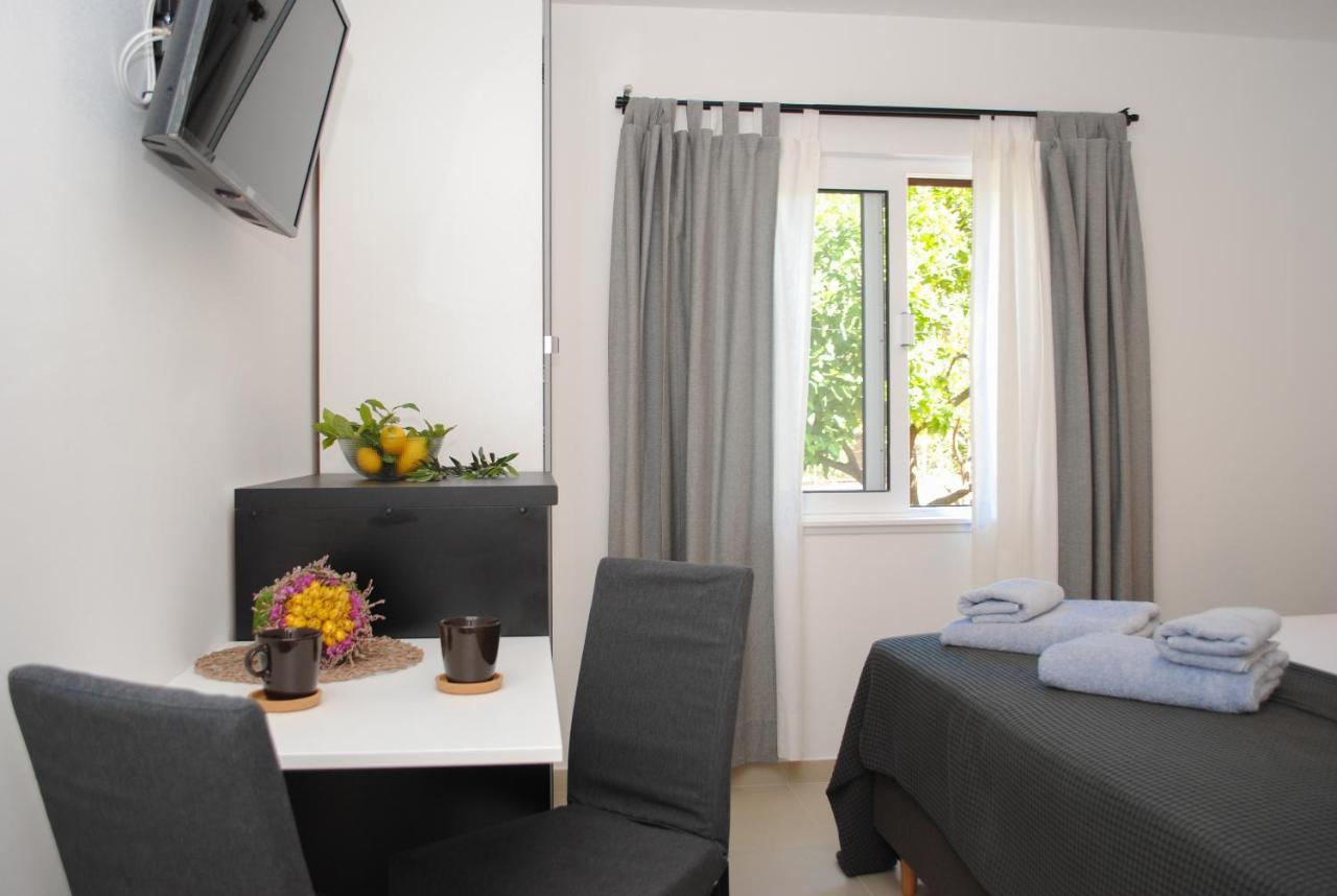 Rooms Dilk Вис Екстериор снимка