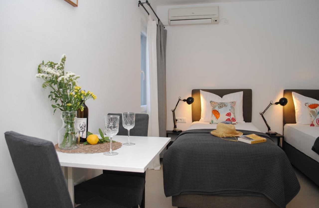 Rooms Dilk Вис Екстериор снимка