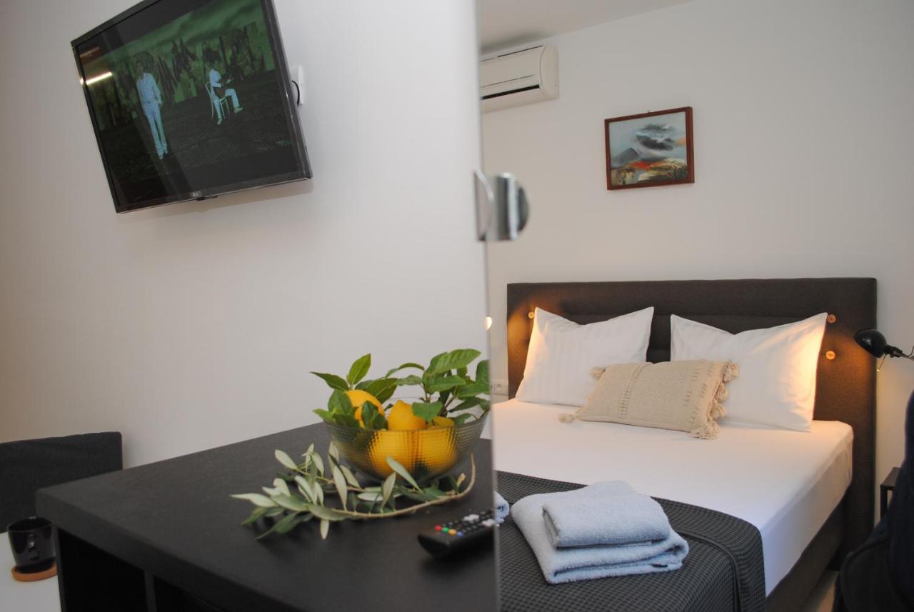 Rooms Dilk Вис Екстериор снимка