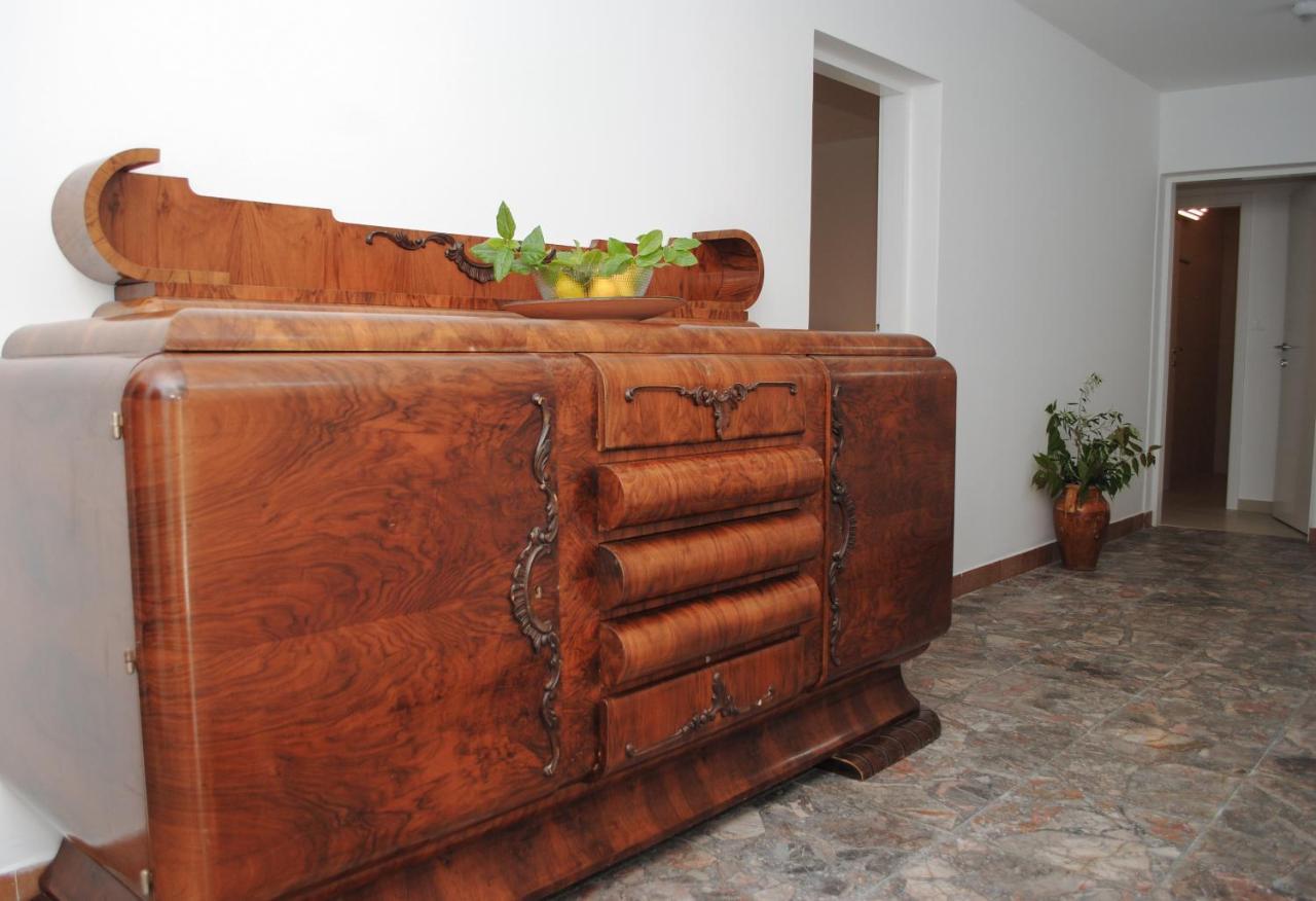 Rooms Dilk Вис Екстериор снимка