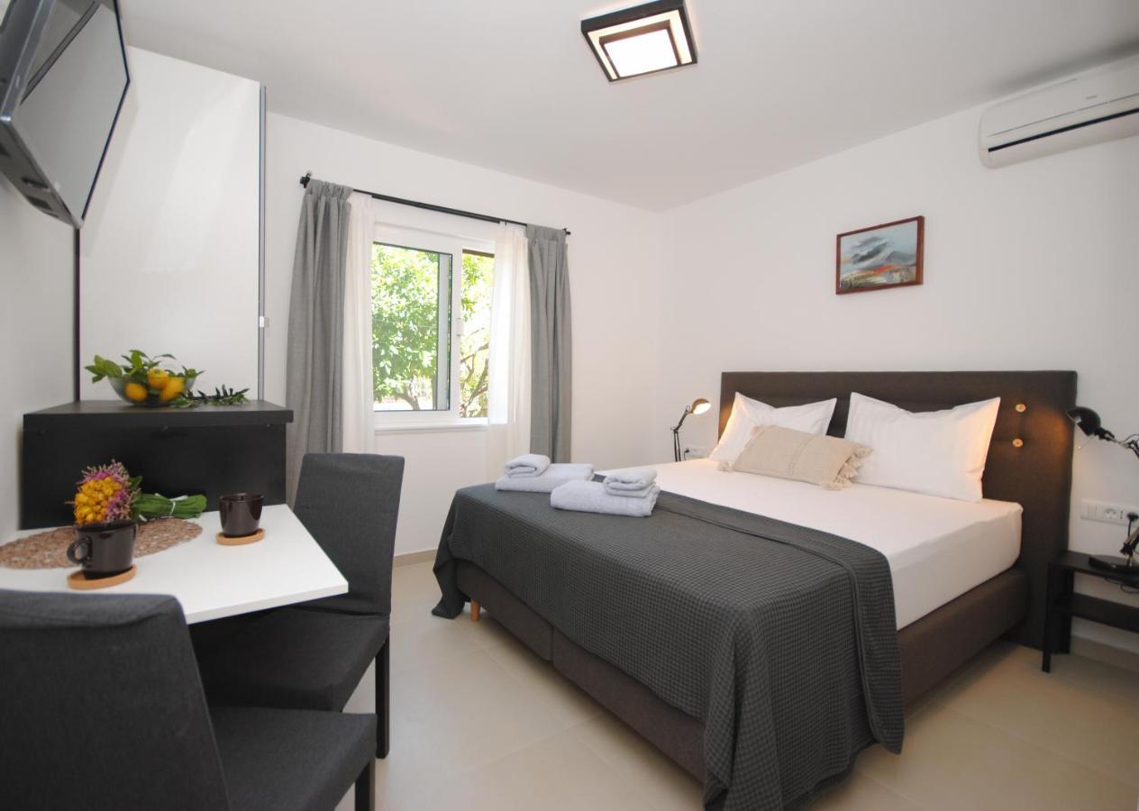 Rooms Dilk Вис Екстериор снимка